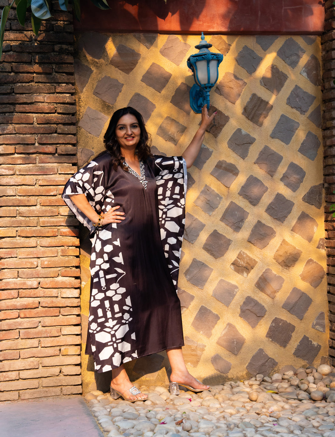 Abstract Print Embroidery Neck Kaftan