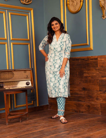 Lace Embellished Kurta Set